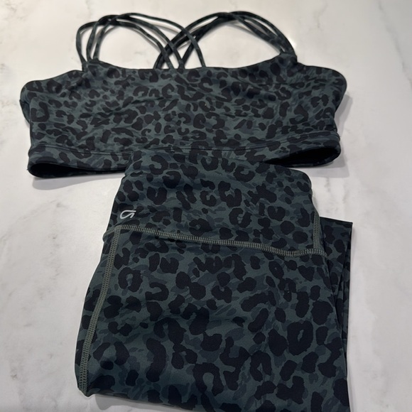 GAP ELIPSE 2pc 🐆💚🖤 - Picture 9 of 13